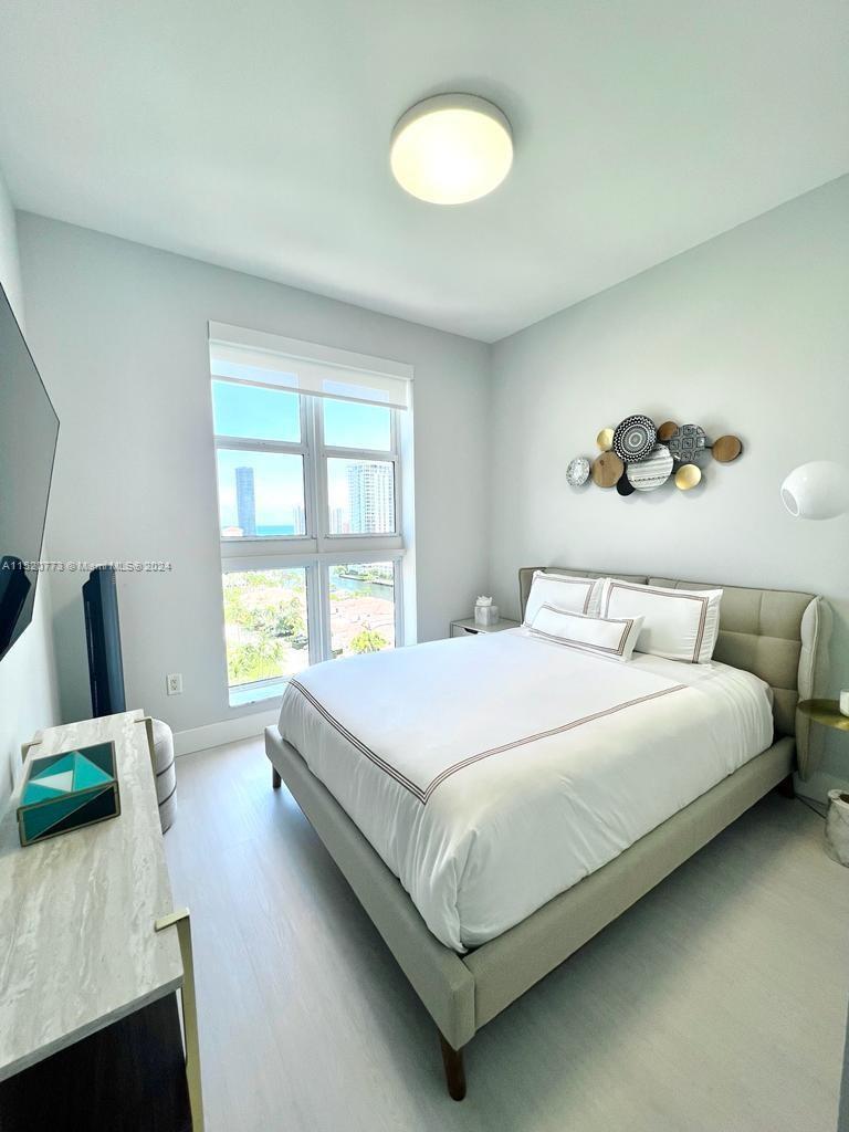 TURNBERRY VILLAGE SO TOWER - Residential Lease