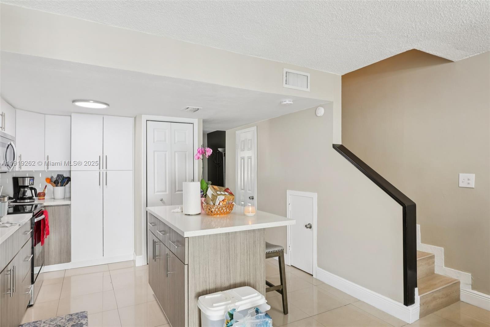 TOLEDO VILLAS CONDO - Residential