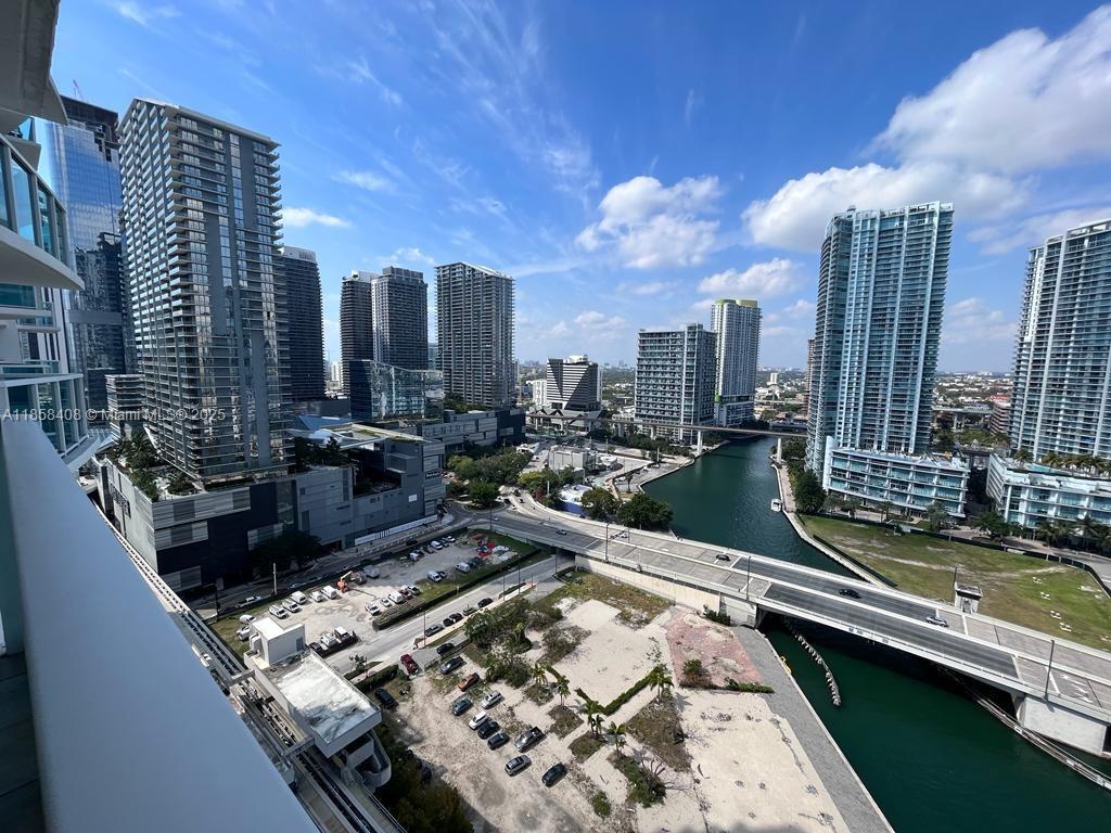 BRICKELL ON THE RIVER N T - Residential