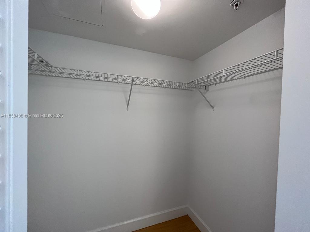 BRICKELL ON THE RIVER N T - Residential