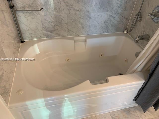 BRICKELL ON THE RIVER N T - Residential