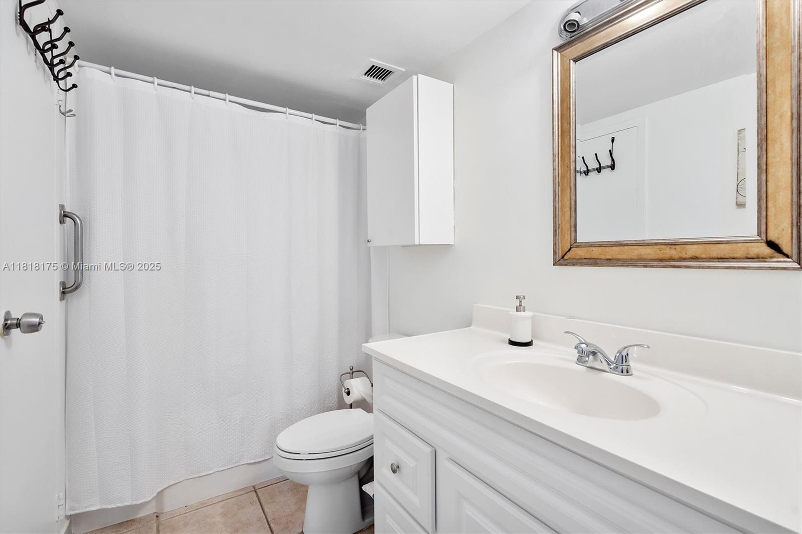 SAILBOAT CAY CONDO - Residential
