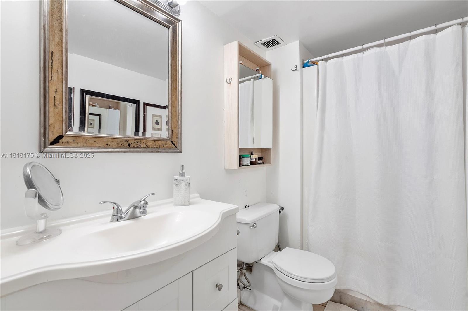 SAILBOAT CAY CONDO - Residential
