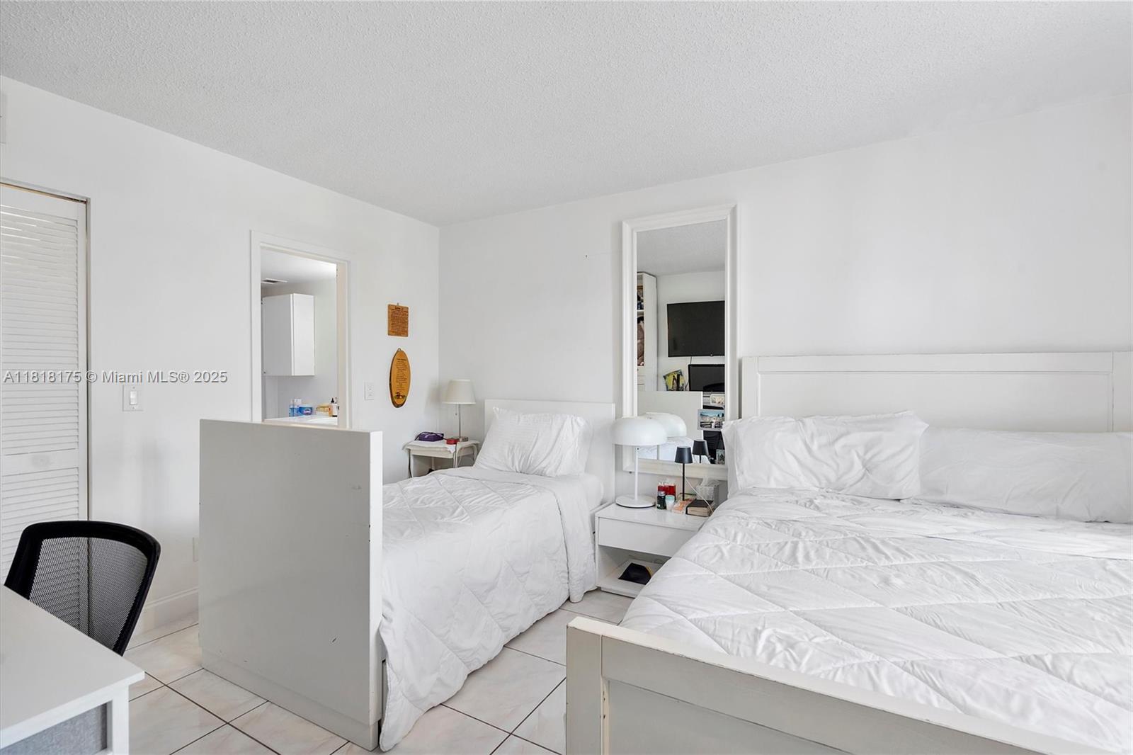 SAILBOAT CAY CONDO - Residential