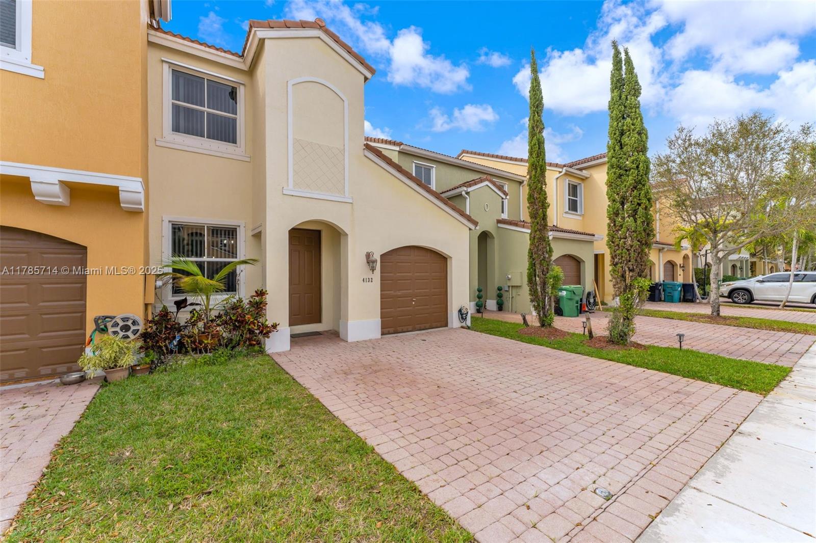 Property for Sale at 4132 Sw 149th Pl, Miami, Broward County, Florida - Bedrooms: 3 
Bathrooms: 3  - $549,000
