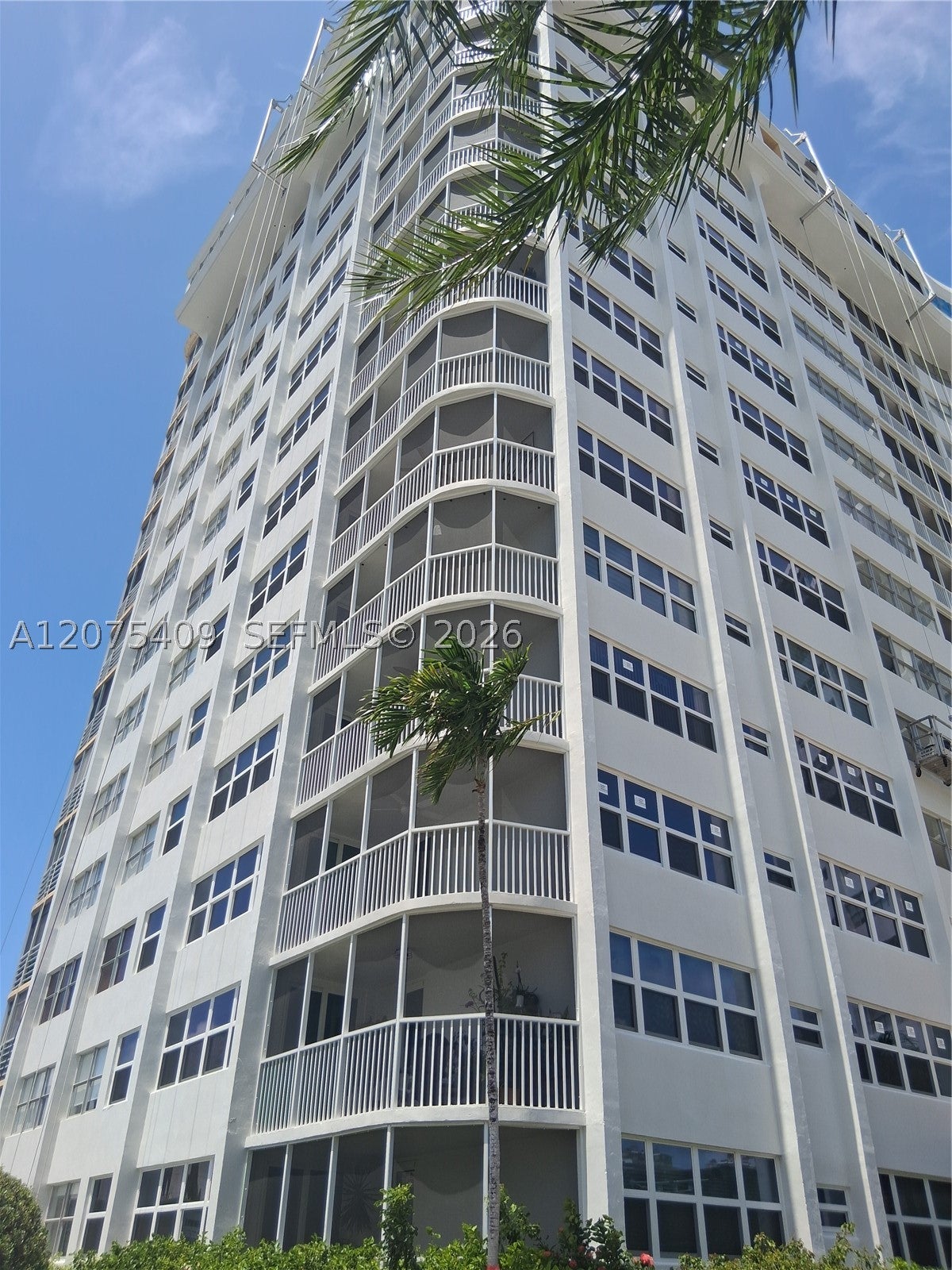100 Golden Isles Dr 206