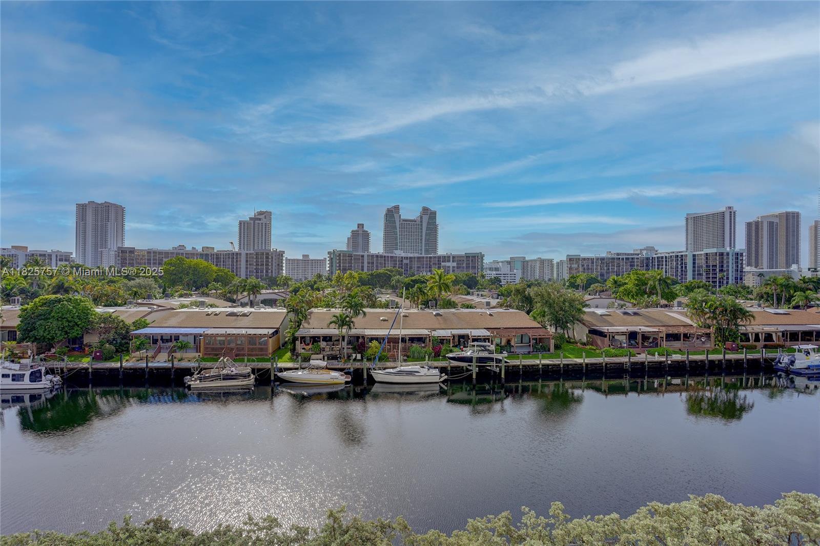 2500 Parkview Dr 405, Hallandale Beach, FL, 33009/$349,000 3 2500 Parkview Dr 405