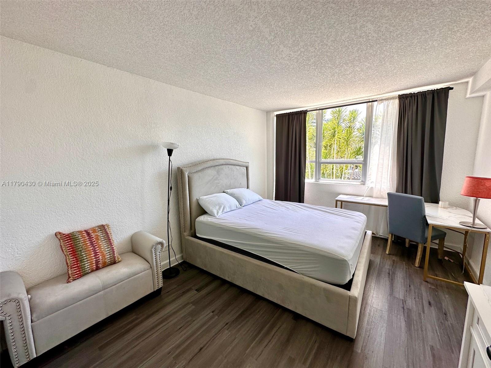 FLAMINGO SOUTH BEACH I CO - Residential Lease