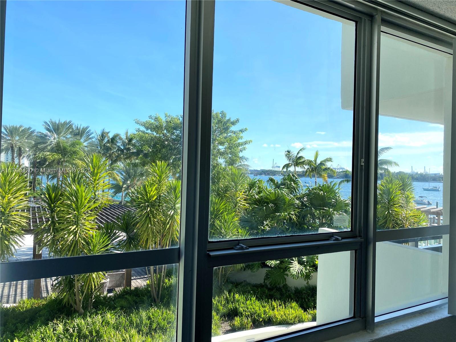 FLAMINGO SOUTH BEACH I CO - Residential Lease