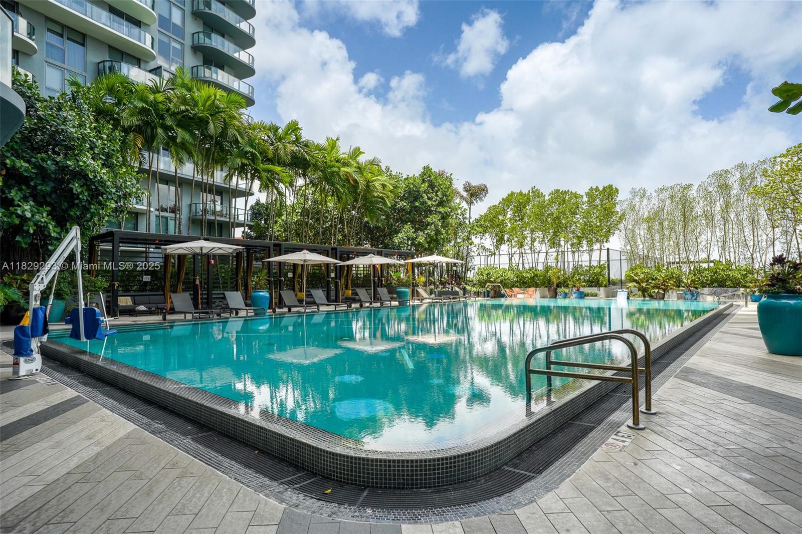 3401 MIDTOWN CONDO - Residential