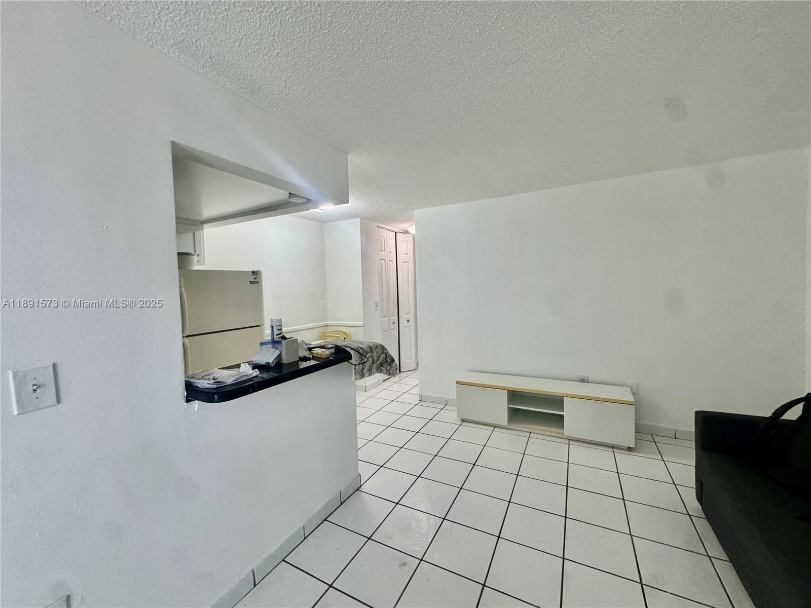 COLLINS VIEW CONDO - Residential Lease
