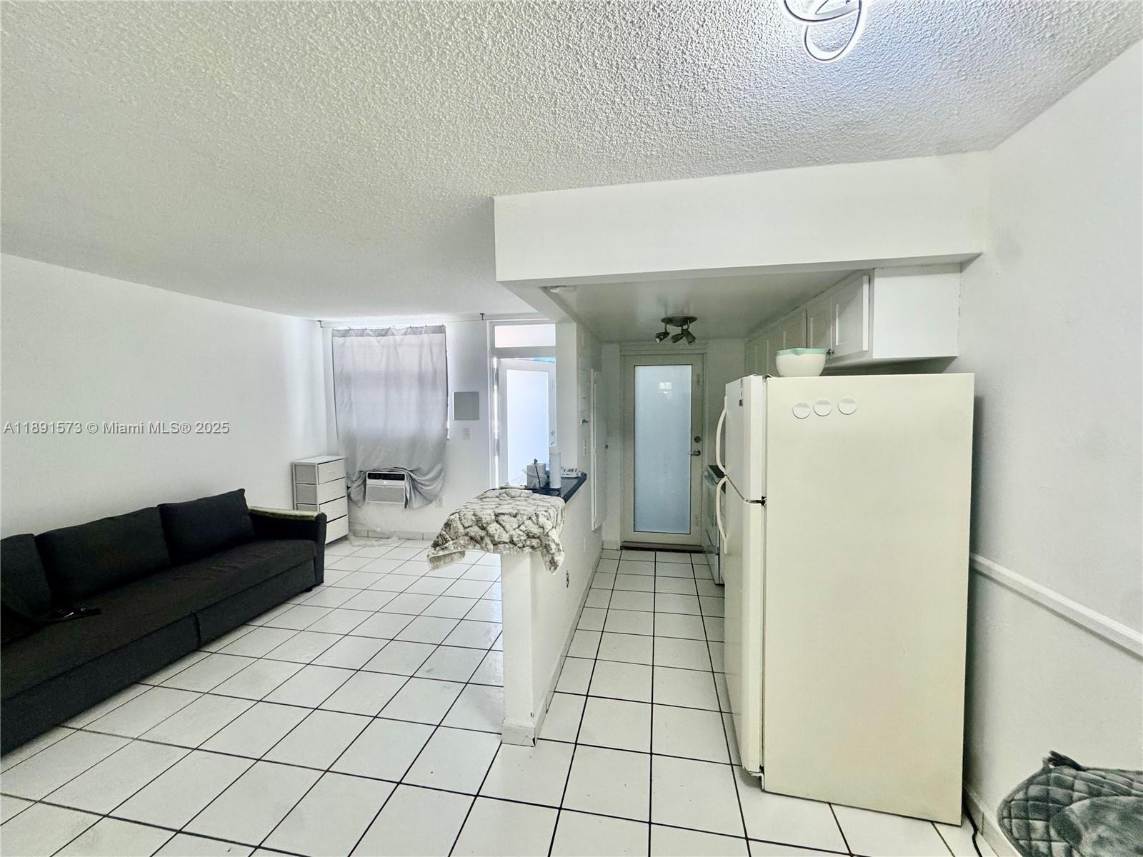 Well sized 1-Bedroom, 1-Bath Apartment – Steps from the Beach!
Enjoy South Pointe living in this furnished one-bedroom, one-bathroom apartment just two blocks from the beach. The unit features a practical layout with a small private balcony.
Inside, you'll find a functional kitchen, a quite big living area, and a well-sized bedroom with closet spaces. A first-come, first-served parking spot is available on the condo first floor.
Available for one year rent, max two qualified people.
Highlights:
1 Bedroom / 1 Bathroom
Private balcony
Just 2 blocks from the beach
First-come, first-served parking
Walking distance to shops, cafes, and public transit.
The apartment is on the 3rd floor and the elevator is under repair, it should be available by the end of the current year.