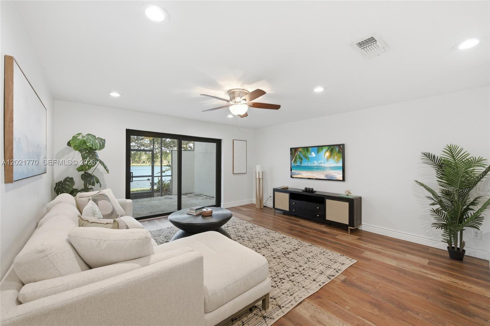WESTVIEW CONDOMINIUM NO E - Residential