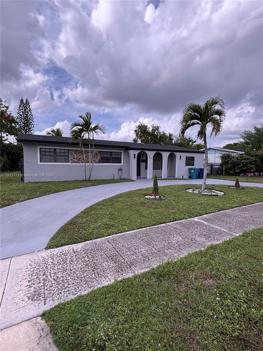 SCOTT LAKE MANOR SEC 8 - Residential Lease