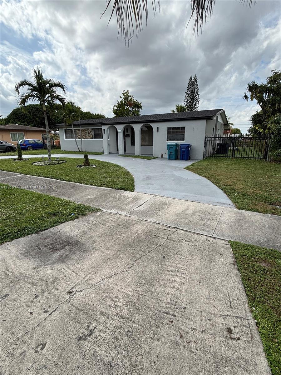 SCOTT LAKE MANOR SEC 8 - Residential Lease