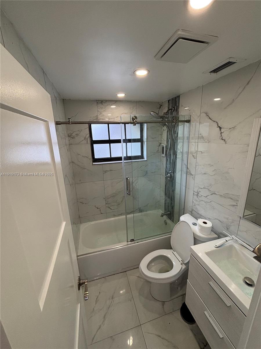 SCOTT LAKE MANOR SEC 8 - Residential Lease