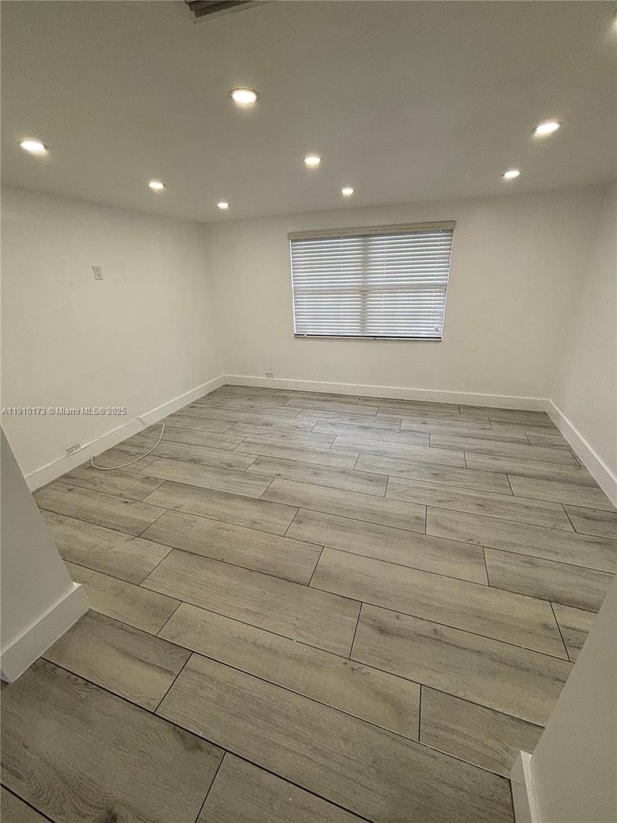 SCOTT LAKE MANOR SEC 8 - Residential Lease