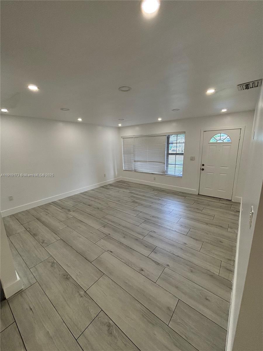 SCOTT LAKE MANOR SEC 8 - Residential Lease