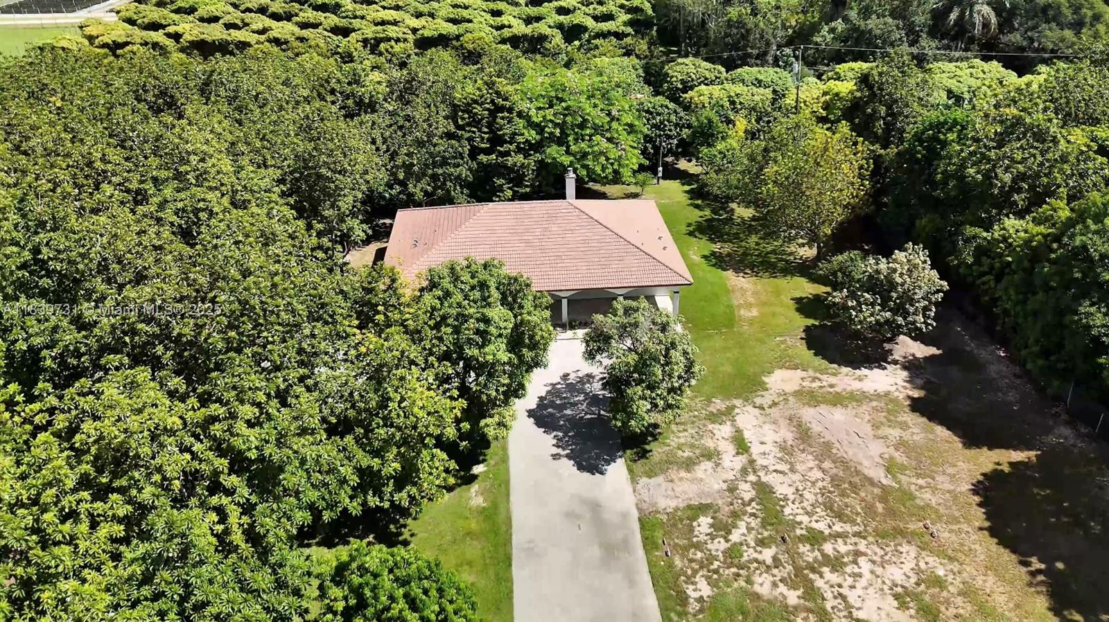 Welcome to this beautifully renovated ranch home on a sprawling 2.3-acre estate in the tranquil Redlands with 3 master bedrooms with luxury bathrooms and porcelain floors. New A/C, new water purifiers, large front and back decks, This unique property offers not just a stunning home but also an incredible income opportunity thanks to its mature fruit trees — including prized mamey sapote — capable of generating over $100,000 annually.
No HOA — full freedom to enjoy and operate as you wish, peaceful, quiet neighborhood perfect for both living and investing. A rare chance to own a private, profitable oasis in The Redlands — where you can live surrounded by beauty and harvest meaningful returns.
?? Contact us today to experience this extraordinary property!