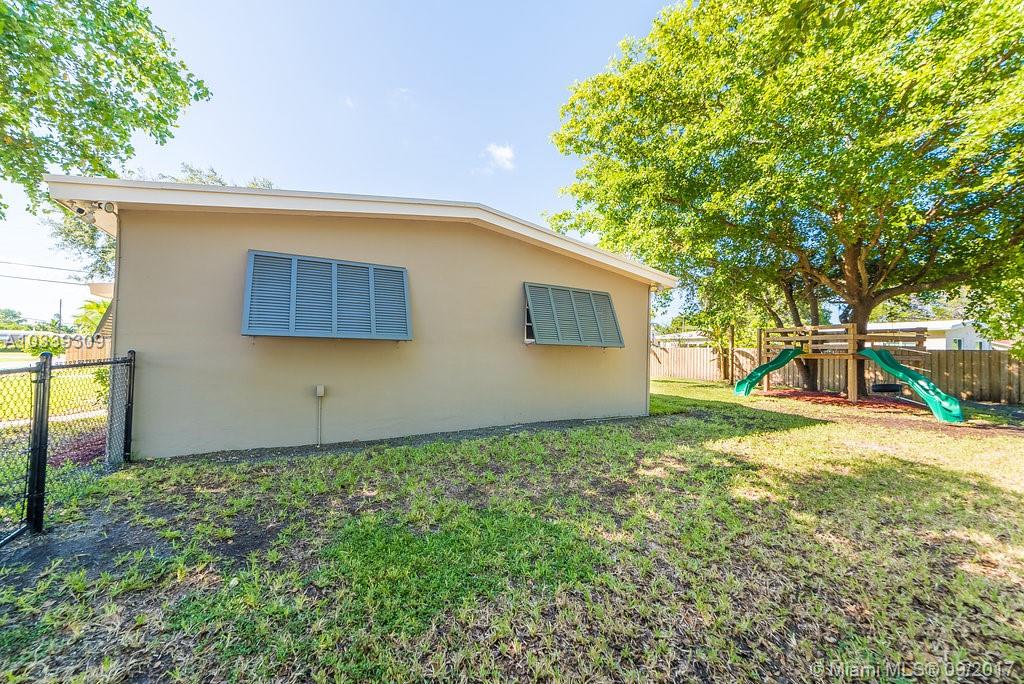 HOLIDAY HOUSE SEC 1 - Residential