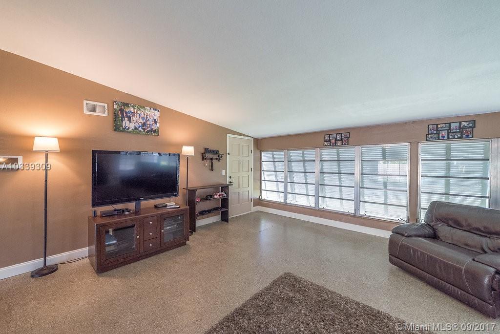 HOLIDAY HOUSE SEC 1 - Residential