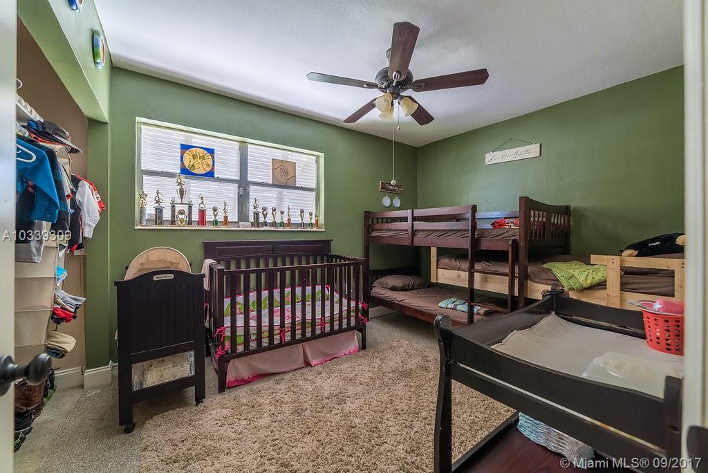 HOLIDAY HOUSE SEC 1 - Residential