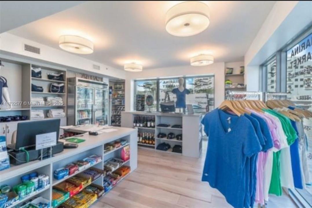 MARINA PALMS RESIDENCES N - Residential