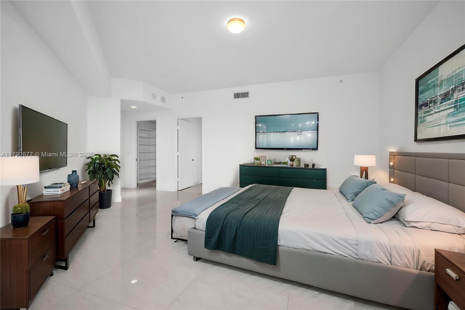 MARINA PALMS RESIDENCES N - Residential