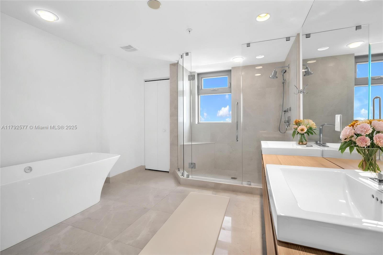 MARINA PALMS RESIDENCES N - Residential