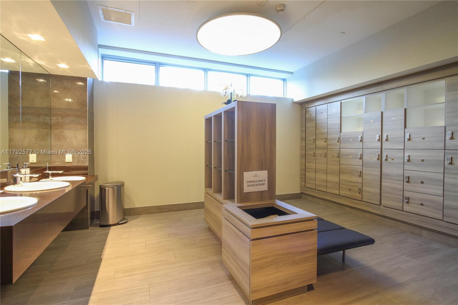 MARINA PALMS RESIDENCES N - Residential