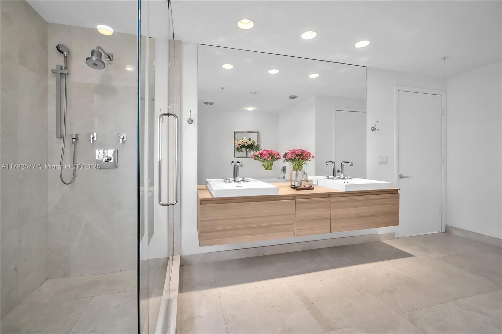 MARINA PALMS RESIDENCES N - Residential