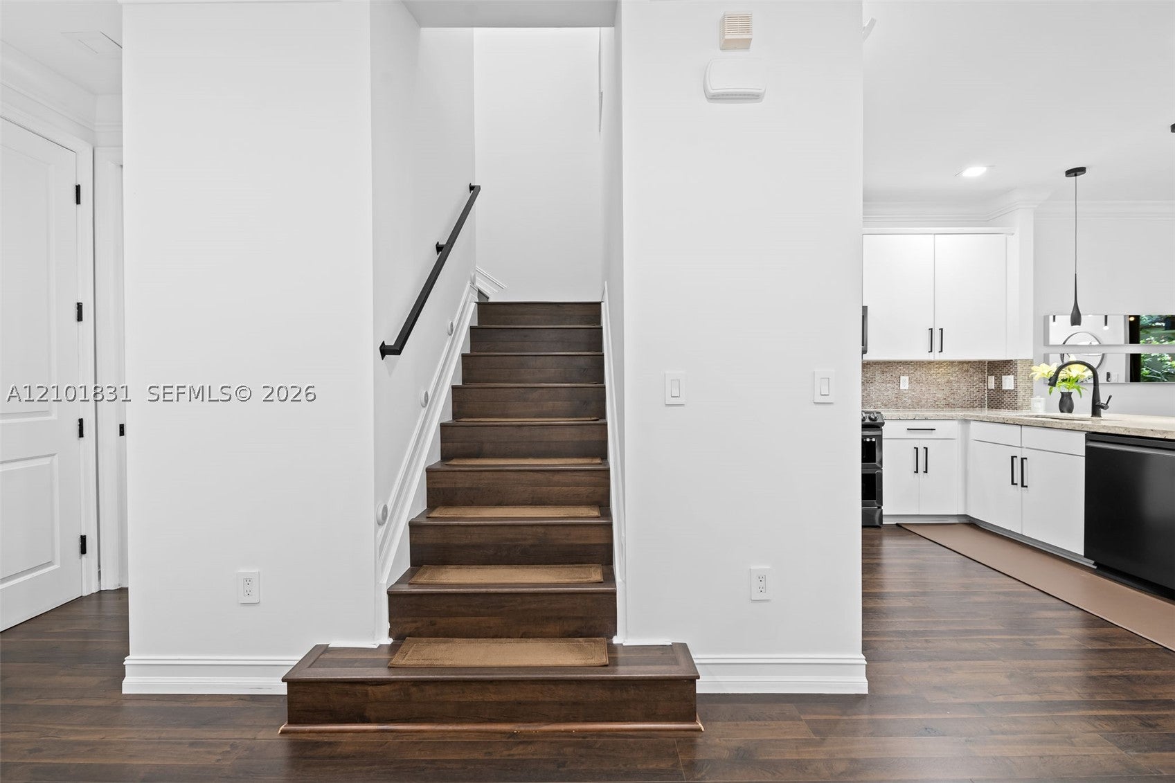 124 W Riverwalk Cir W CIR, Plantation FL 33325