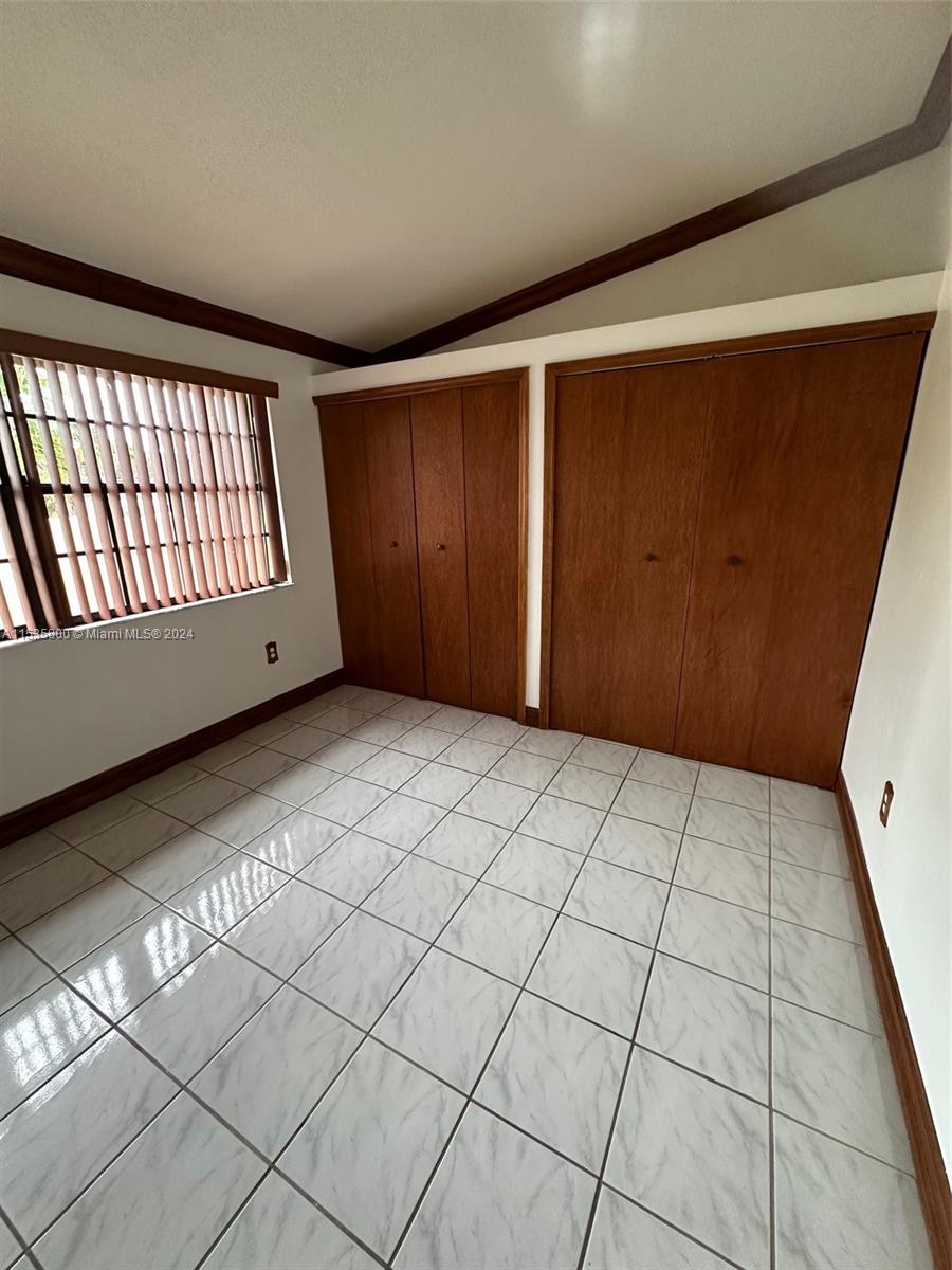 KENDALE LAKES WEST TOWNHO - Residential Lease