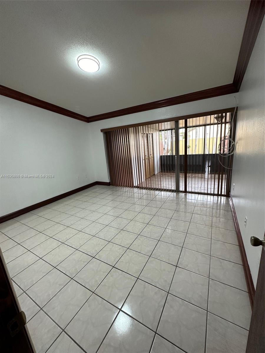 KENDALE LAKES WEST TOWNHO - Residential Lease