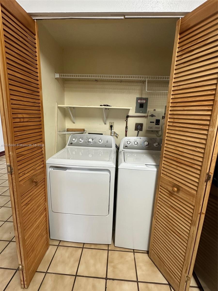 KENDALE LAKES WEST TOWNHO - Residential Lease