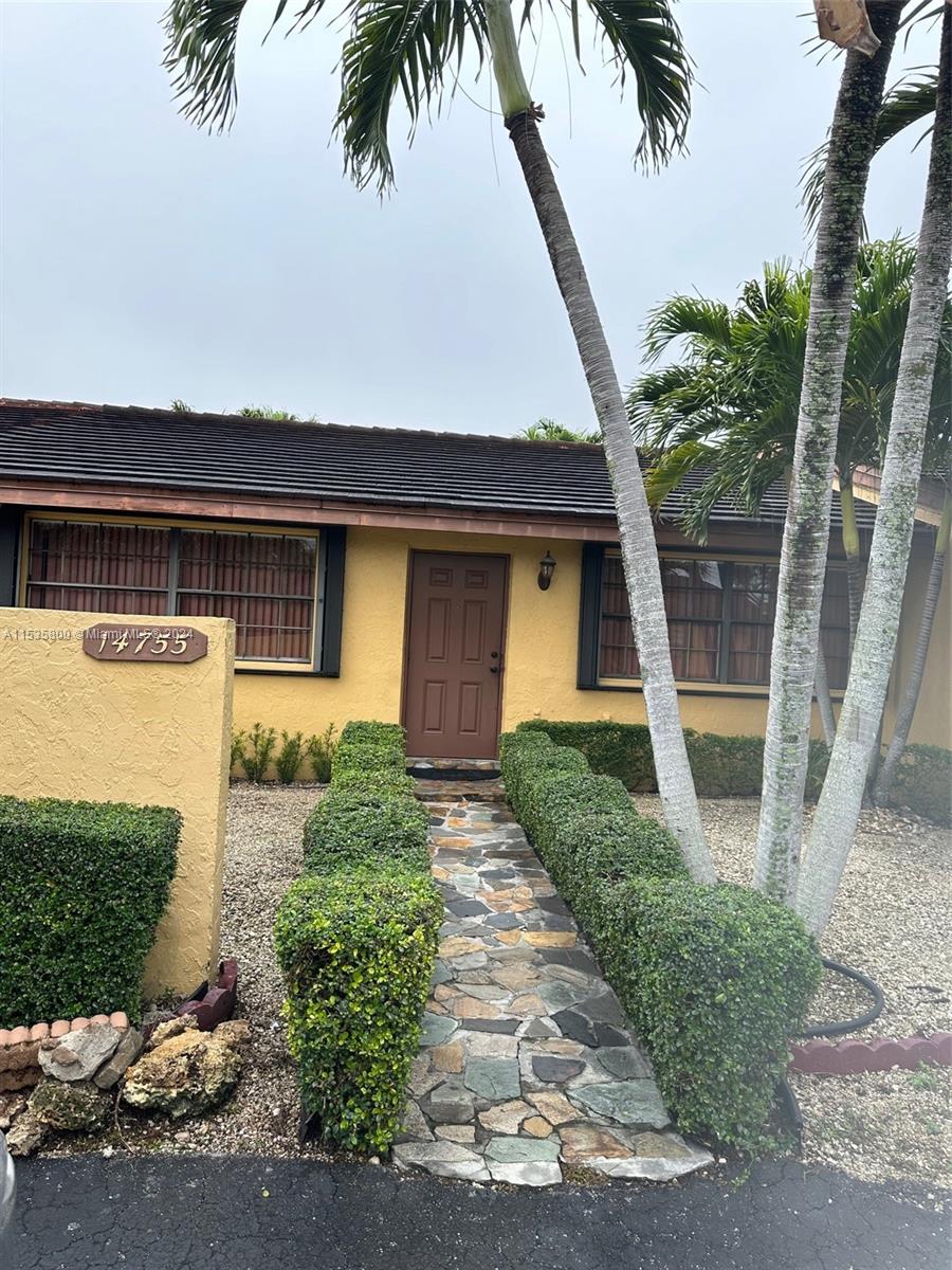 KENDALE LAKES WEST TOWNHO - Residential Lease