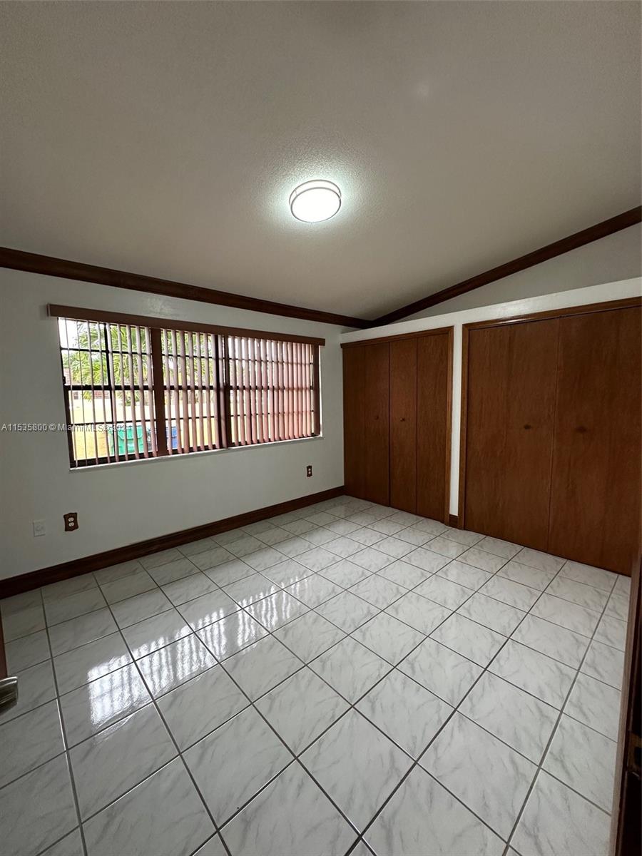 KENDALE LAKES WEST TOWNHO - Residential Lease