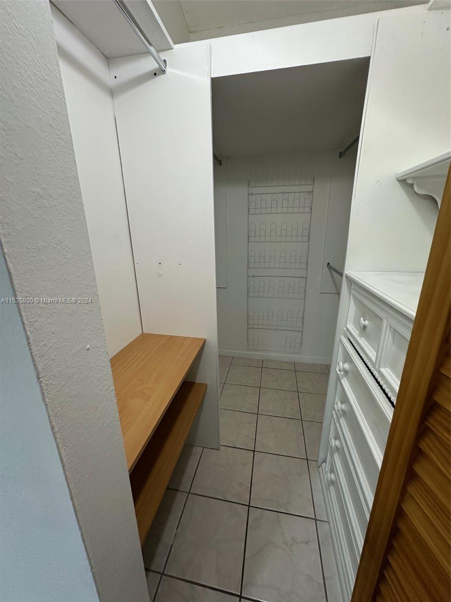 KENDALE LAKES WEST TOWNHO - Residential Lease