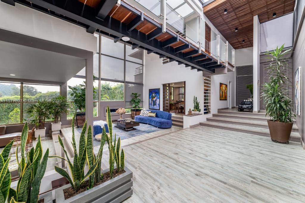 PORCELACION VALLE ALTO - Residential