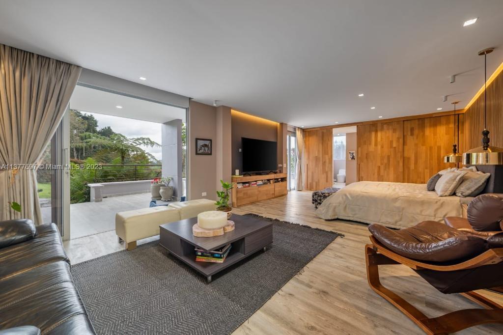 PORCELACION VALLE ALTO - Residential