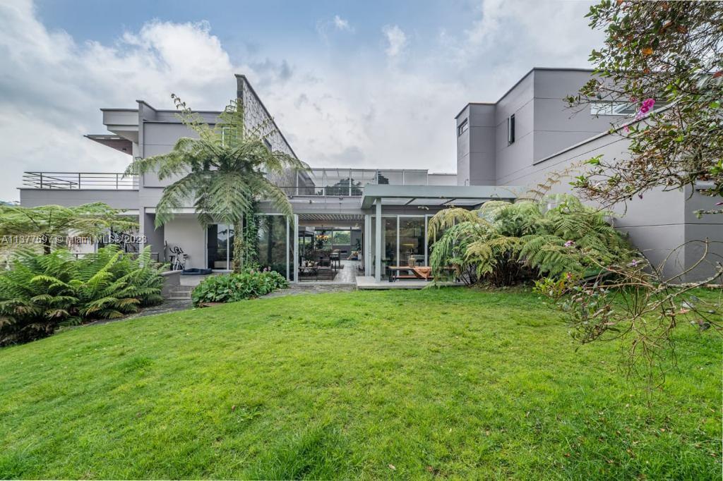 PORCELACION VALLE ALTO - Residential