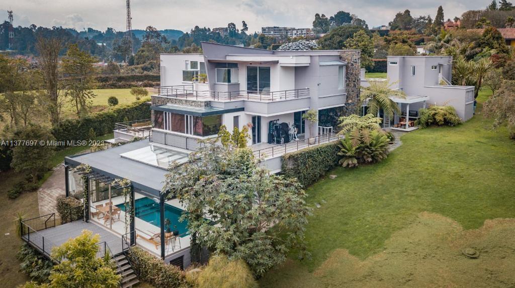 PORCELACION VALLE ALTO - Residential