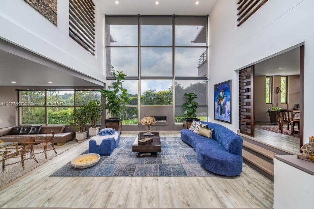 PORCELACION VALLE ALTO - Residential