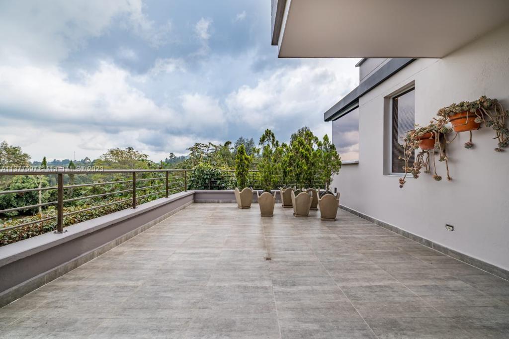 PORCELACION VALLE ALTO - Residential