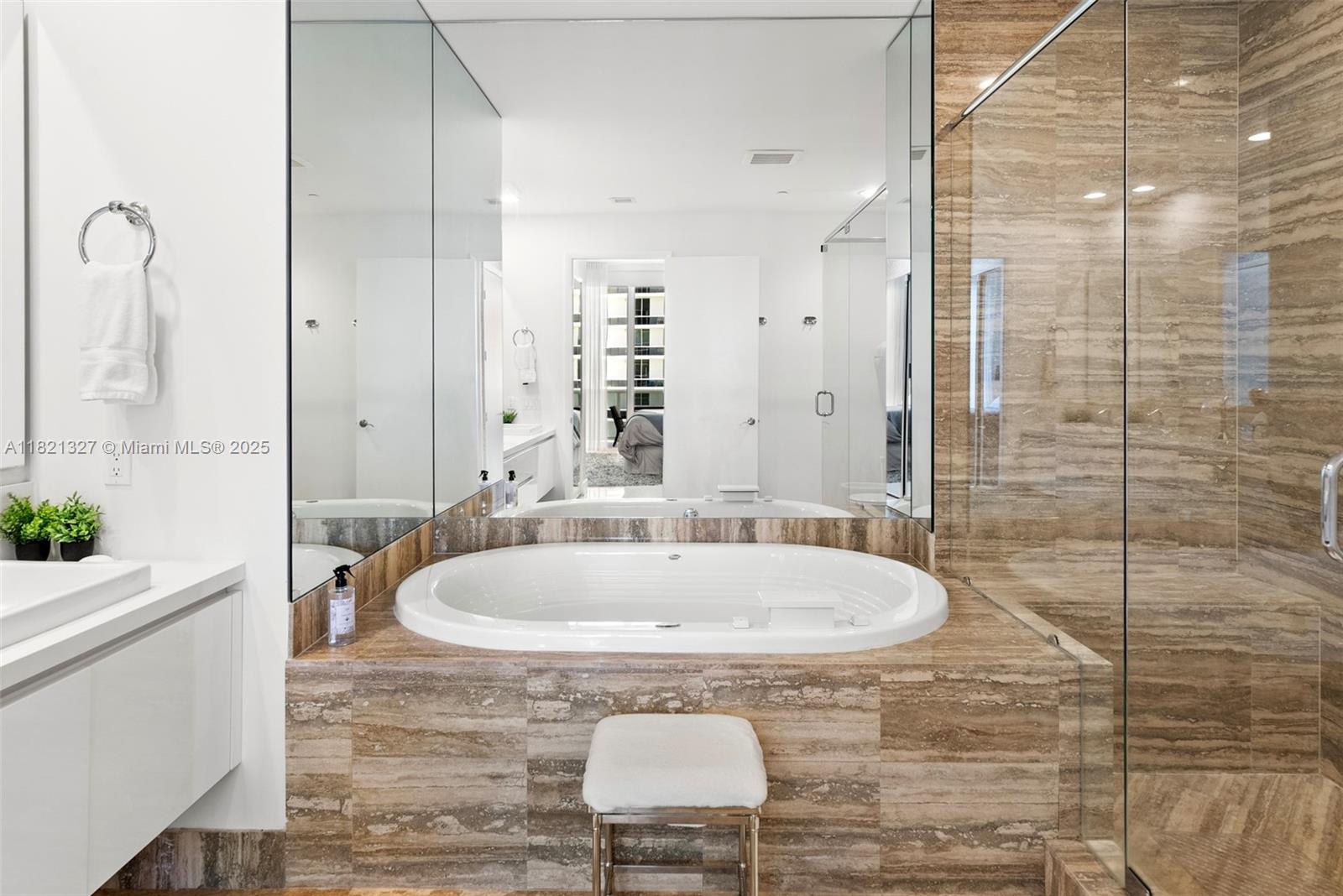 TDR TOWER II CONDO - Residential