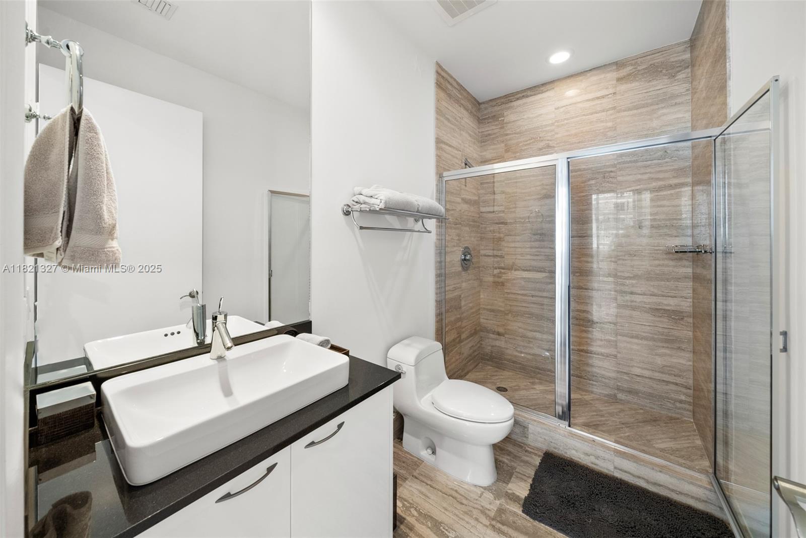 TDR TOWER II CONDO - Residential