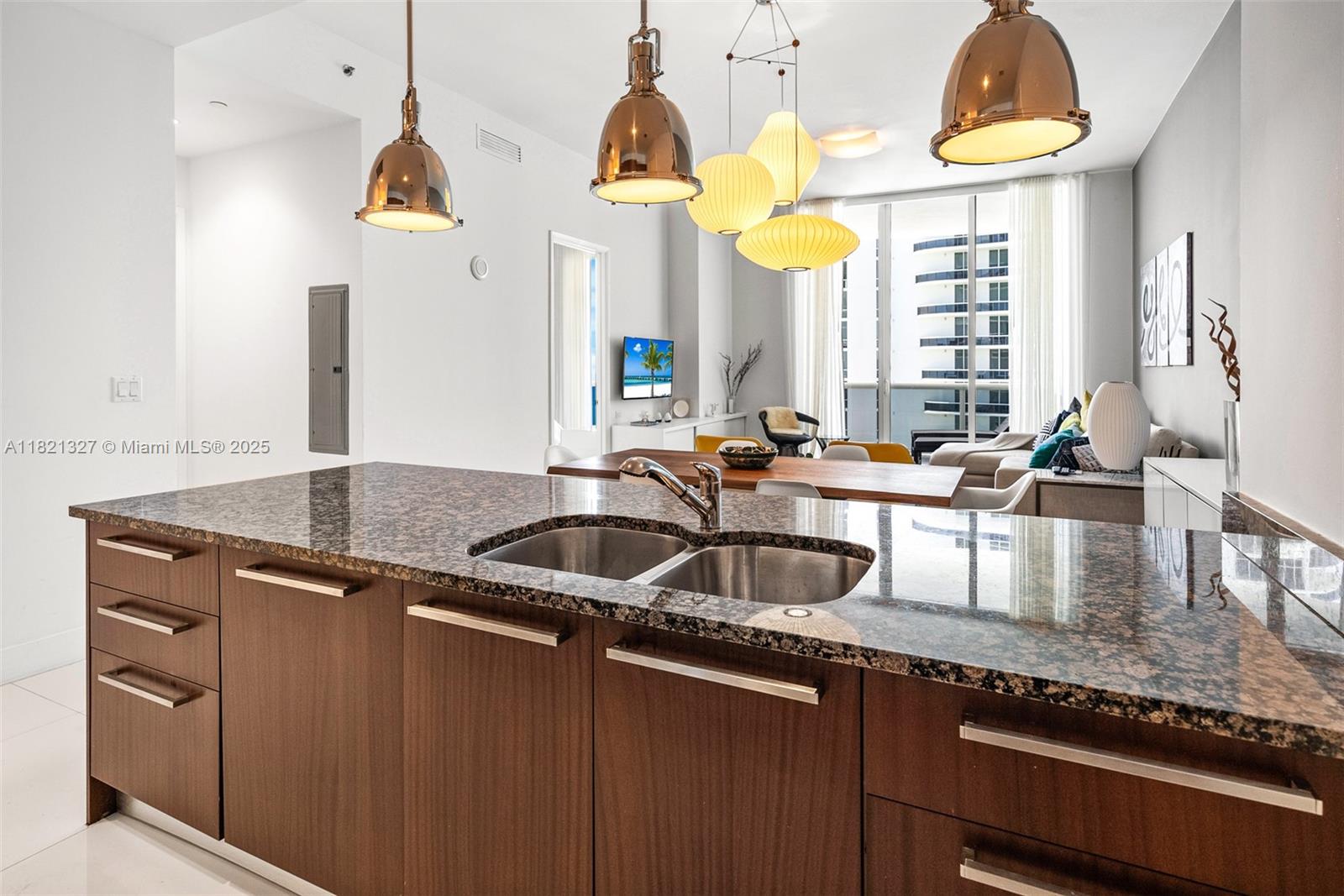 TDR TOWER II CONDO - Residential