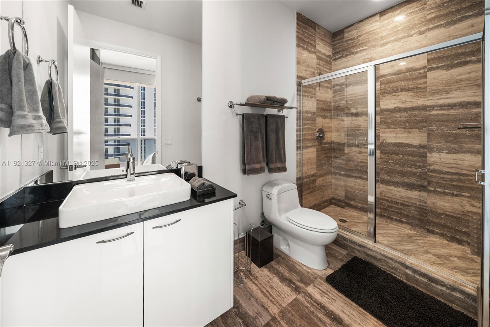 TDR TOWER II CONDO - Residential