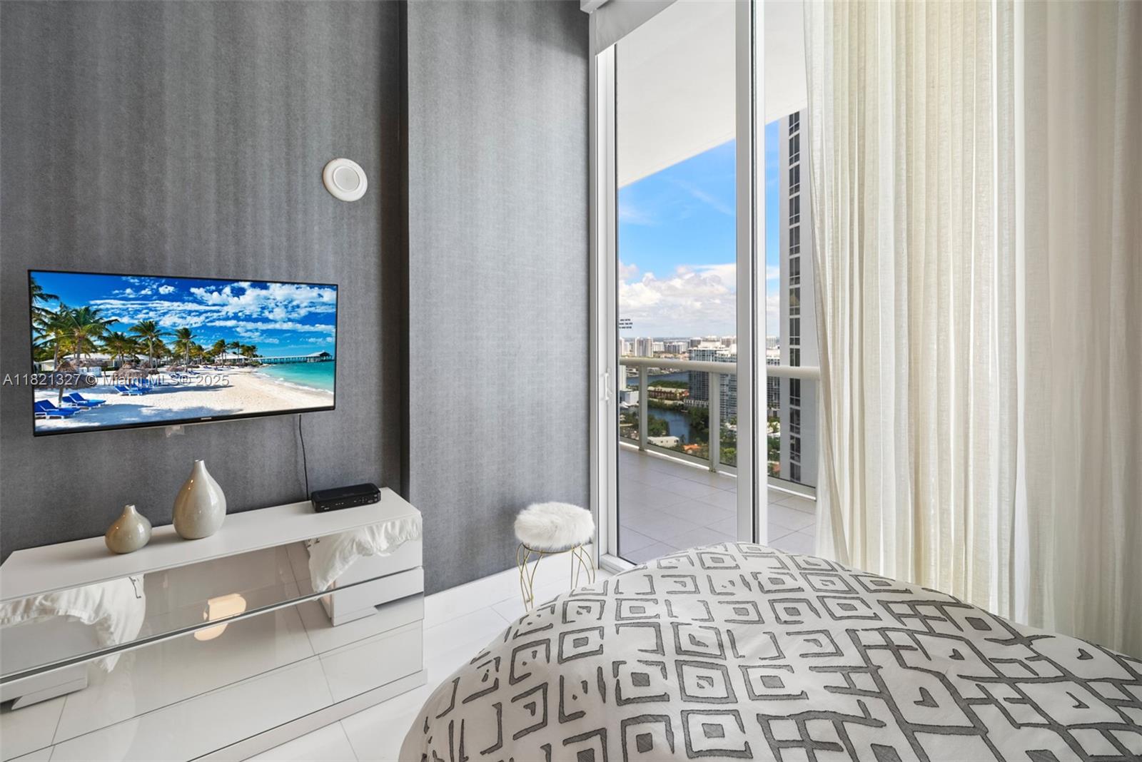 TDR TOWER II CONDO - Residential