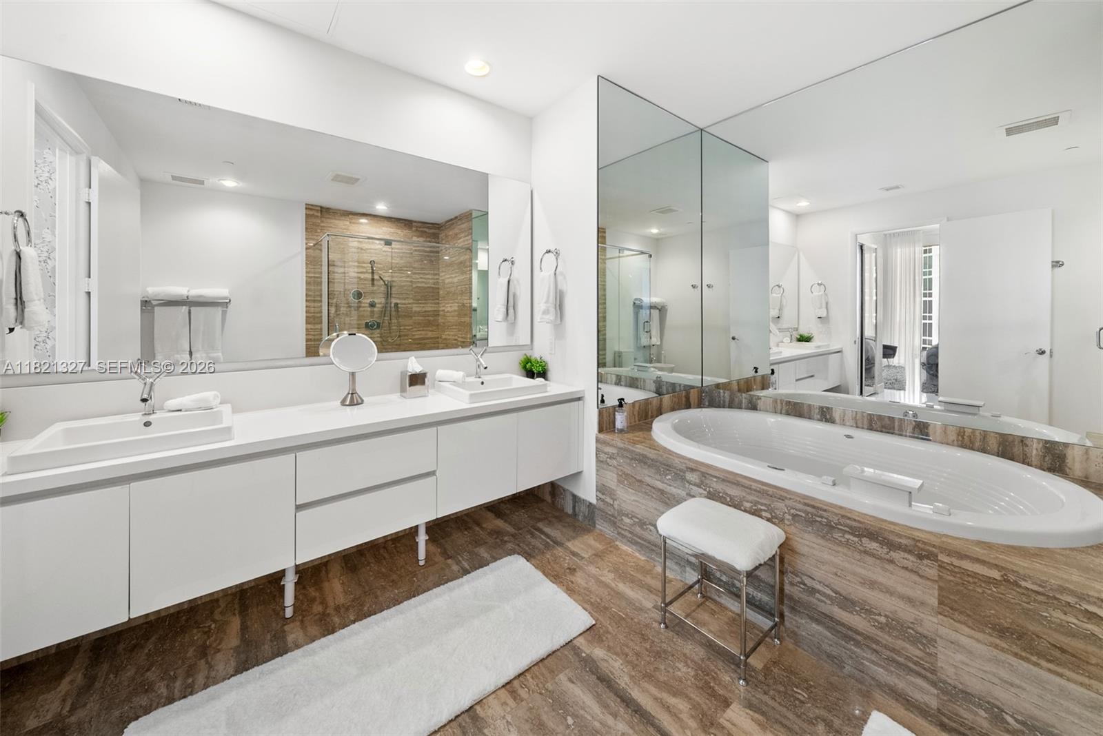 TDR TOWER II CONDO - Residential